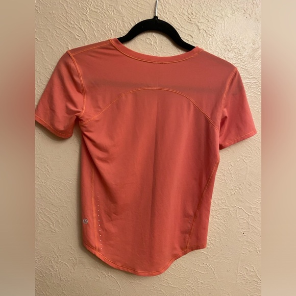 Lululemon top - Picture 3 of 4